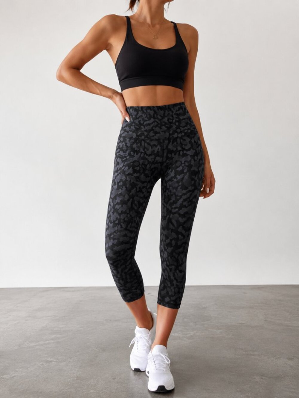 Lululemon Align Crop Leggings 21” Size 6 Black Camo High Rise Yoga Pants
